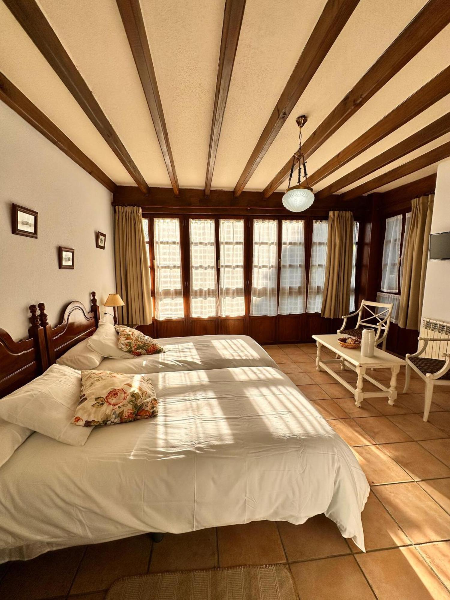 La Nozal De La Pena Guest House Villaviciosa  Bilik gambar